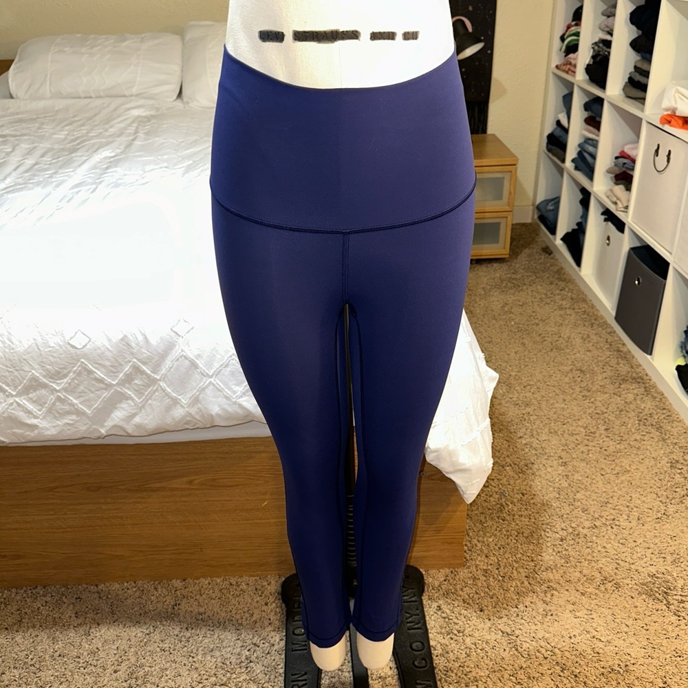 lululemon | Minimalist Crop Hero Blue High Rise Mesh Panel Criss Cross Straps 6 - Picture 5 of 16